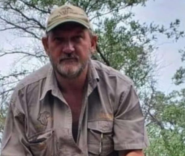 who-is-a-trophy-hunter-riaan-naude-what-did-he-do-who-killed-him